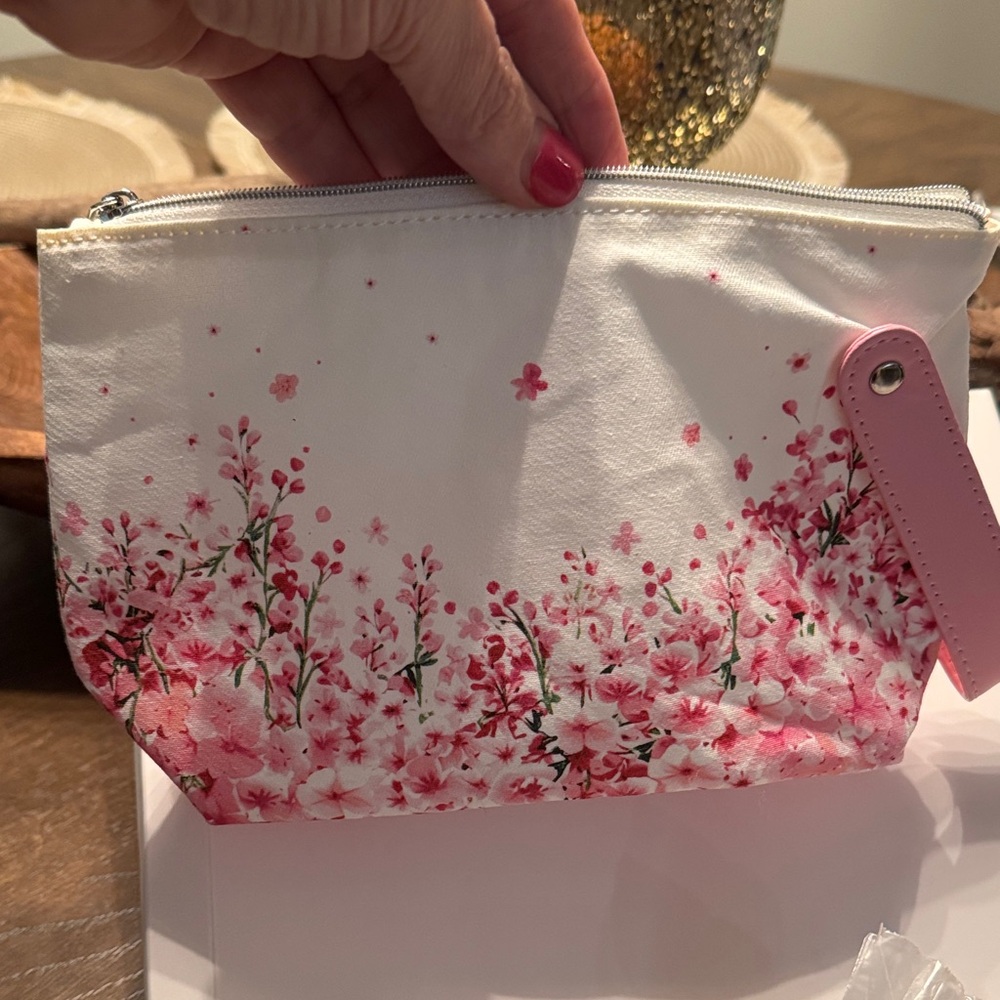 Dior Limited Edition White & Pink Floral Canvas Cosmetic Pouch/Wristlet - Picture 4 of 5
